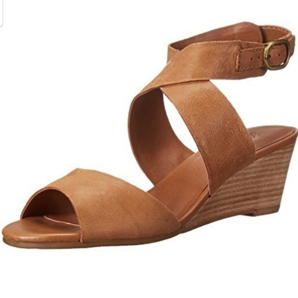 Lucky Lk Jemini brown sandals. 6 1/2